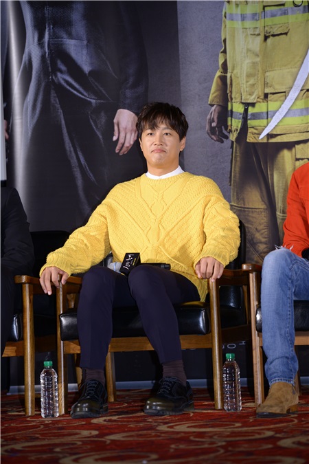 河正宇、车太贤等出席《与神同行》治作发布会