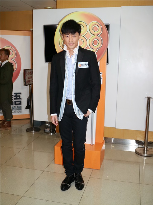谭咏麟、邓紫棋、张敬轩等出席《2016全球华语歌曲排行榜》奖项发布会
