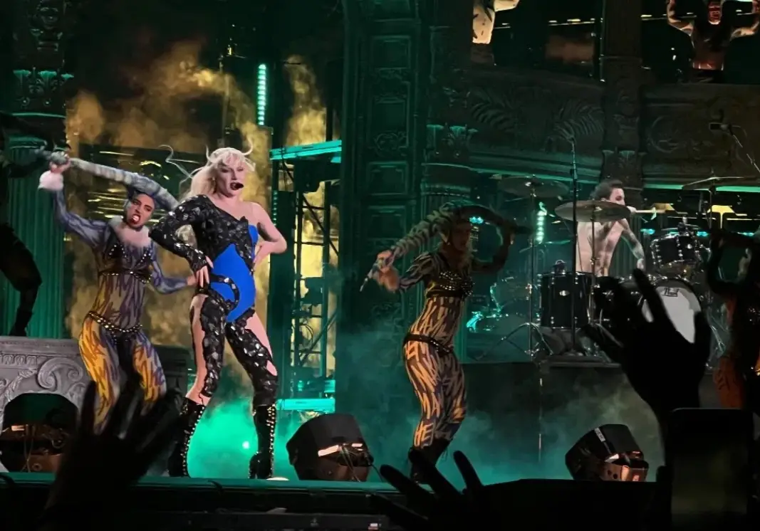 Lady Gaga巴西演唱会遭炸弹威胁 警方紧急逮捕两名嫌疑人