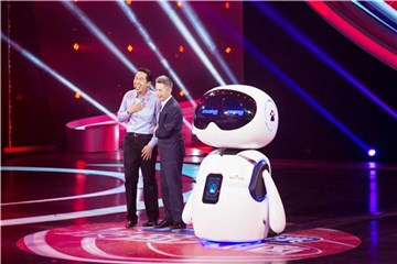 “小度”机器人挑战人类