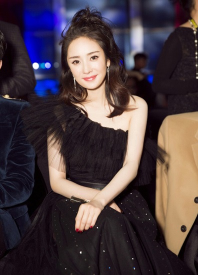 杨幂唐嫣持续大热baby转型张天爱异军突起 盘点2016最当红小花