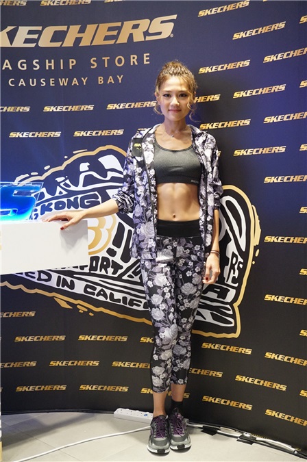 郑伊健与周秀娜出席《SKECHERS旗舰店开幕》