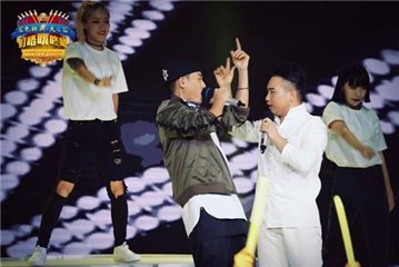 苏醒与吕咸蔚一曲摇滚,燃爆现场
