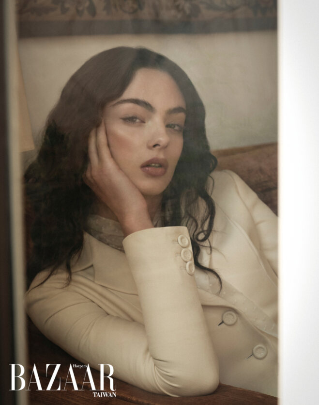 Harper’s BAZAAR 5月号封面之星 Deva Cassel 活得甜蜜更能勇敢