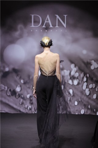 秀场LOOK8.jpg 秀场LOOK8.jpg