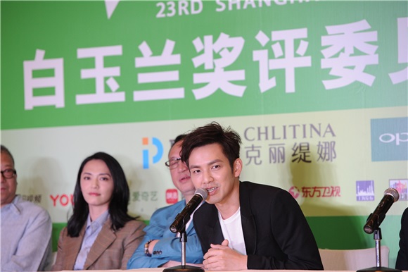 钟汉良首次担评委享受小轻松 姚晨感叹行业不断在进步