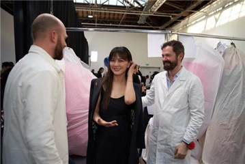 田海蓉参观Schiaparelli工作室