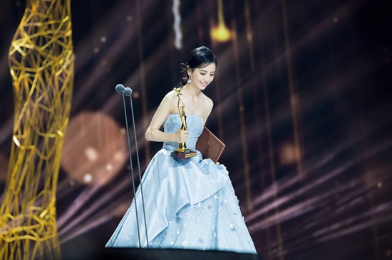 佟丽娅《平凡的世界》获金鹰奖 感言:做人接地气演戏多走心