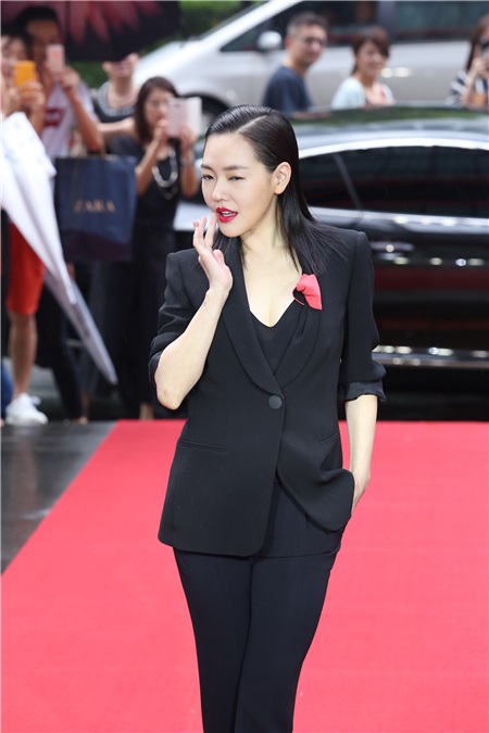 小S出席Giorgio Armani气势女王见面会