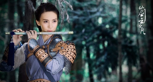 金晨一言不合就劈叉 打戏带伤上阵超敬业