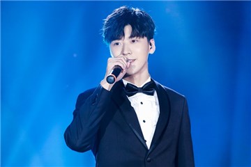 王博文现场演唱《飘零》