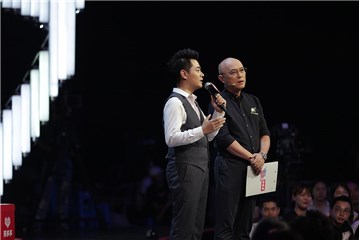 孟非、姜振宇线上聊“梗”