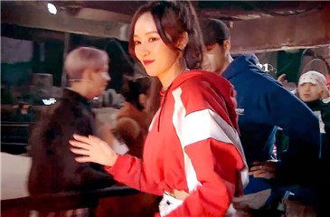 孟佳参加热血街舞团