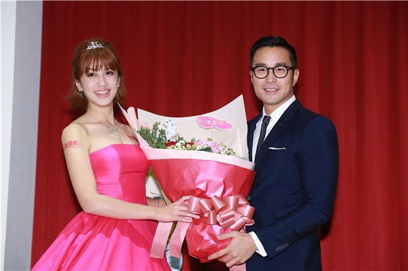 张孝全刘奕儿出席花漾美姬乐园派对