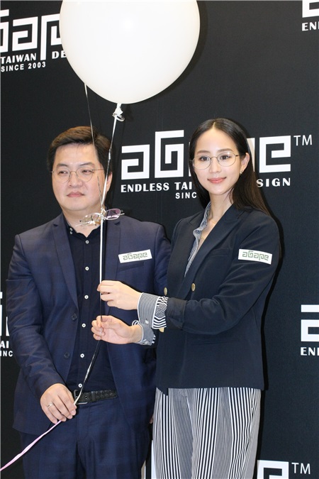 张钧甯出席aGape超轻量眼镜代言活动