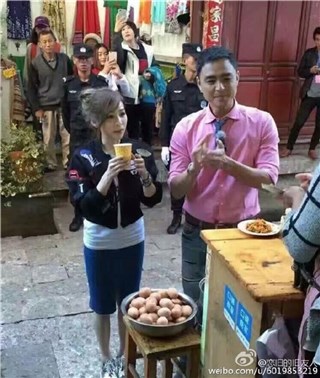 回忆杀！王心凌明道十二年后再合体惹网友泪奔忆青春