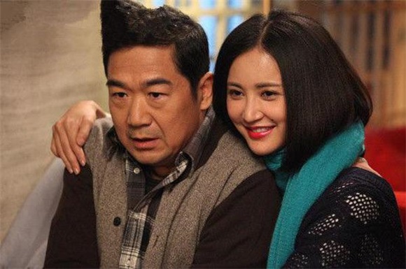李小冉、解惠清、董洁那些深爱过大叔的女星们