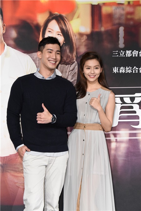 李沛旭、简宏霖、小薰、严正岚出席戏剧《只为你停留》首映会