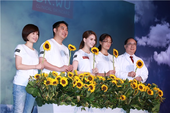 昆凌 Dr.Wu公益记者会