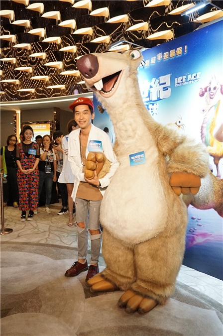 少爷占、李璨琛、周秀娜、许雅婷等出席《冰河世纪陨石撞地球」首映礼》