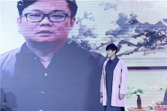 《法医秦明》点击破12亿 张若昀:每天会刷10遍