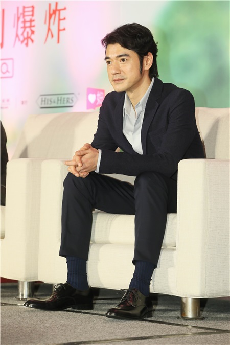 导演许宏宇、监制陈可辛、金城武、许月珍等出席电影《喜欢你》台北记者会