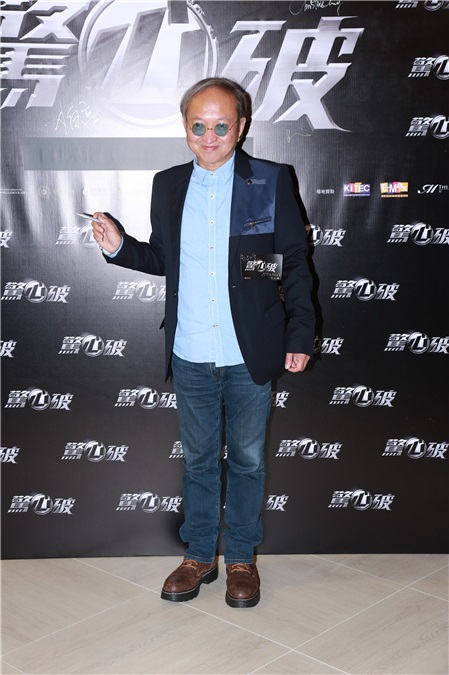 谢霆锋与刘青云以一明一暗造型现身新片《惊心破》首映