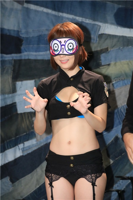 AV女优友田彩也香、佐仓绊、尾上若叶:手游「校花的贴身高手」见面会