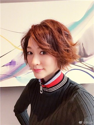 李小冉愤怒发文 应采儿霸气护姐妹：别惹我姐生气