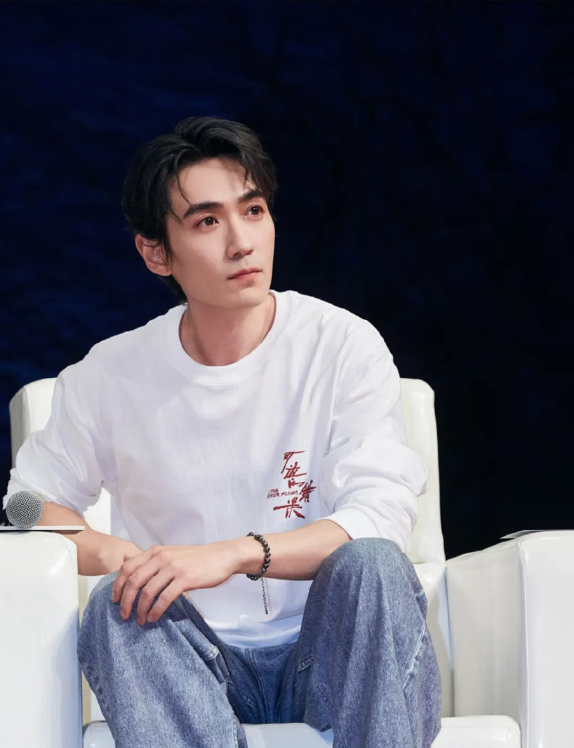 朱一龙回应金鸡奖“遗珠”之憾：每年审美不同，继续努力！