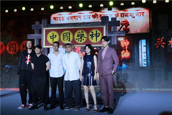 徐峥宁浩时隔三年再度合作 赞叹王传君敬业为戏狂减肥