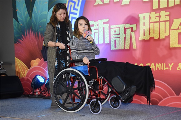 黄子佼、辛晓琪出席娱人制造新歌发布会