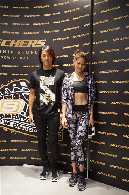 郑伊健与周秀娜出席《SKECHERS旗舰店开幕》