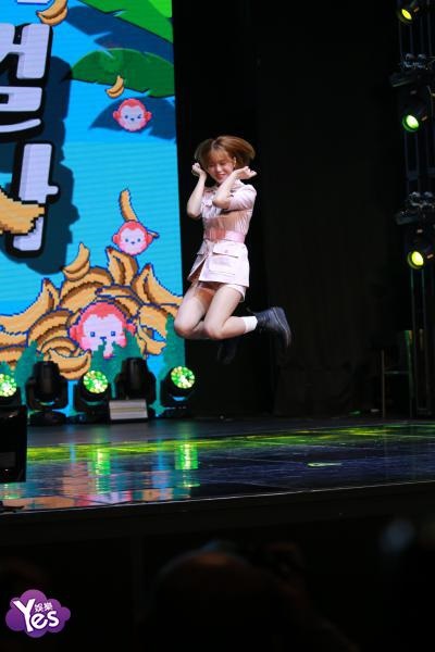 〈Yes 首尔现场〉OHMYGIRL举行新专辑SC 成员们可爱亮相清新十足