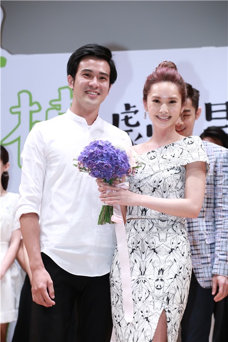 杨丞琳、蓝正龙、安心亚、施易男、张书豪出席植剧场联合发布记者会