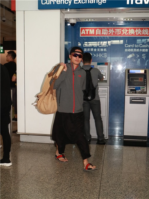 〈Yes 香港现场〉谢霆锋北京回香港  希望能有机会开演唱会