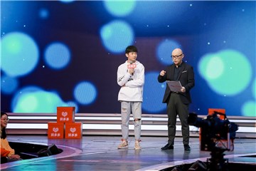 男嘉宾阳光活泼自称“妇女杀手”