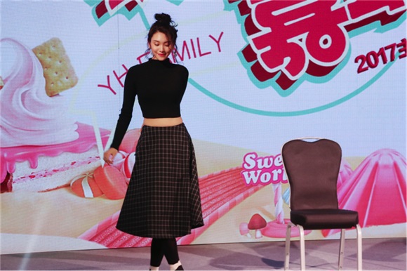 韩庚宇宙少女等齐聚乐华娱乐年会「说相声」跳舞各显其能