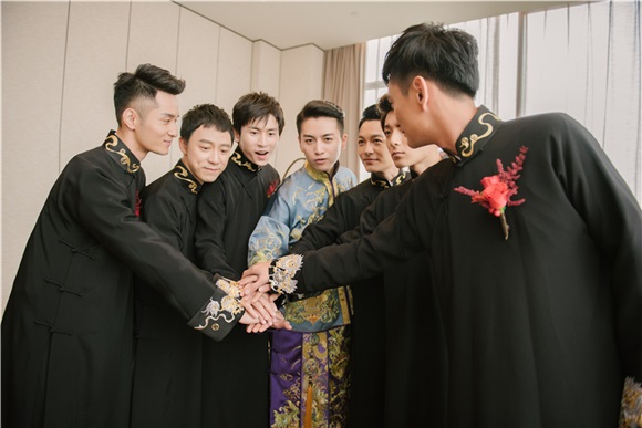 王茂蕾义气兄弟情 陈晓大婚当伴郎助阵