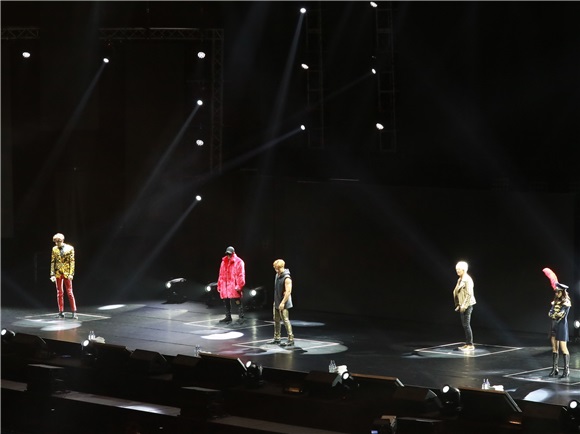 《Running Man》成员宋智孝、李光洙、金钟国、刘在锡、HaHa、池锡辰澳门举行「RUNNING MAN 2017 LIVE TOUR」亚洲巡回粉丝见面会