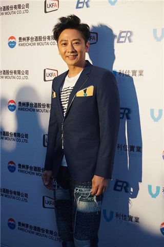 〈Yes香港现场〉孙耀威出席香港回归20周年活动 笑说婚後已经少到兰桂坊了