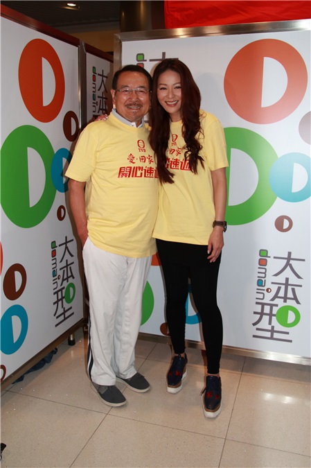 刘丹、杨思琪、滕丽名和冯盈盈等出席母亲节活动