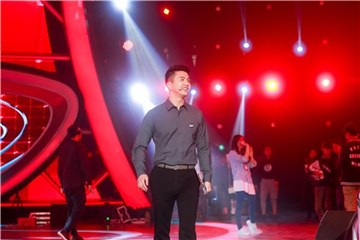 粉丝们,你们的叨叨魏来了!尖叫吧!