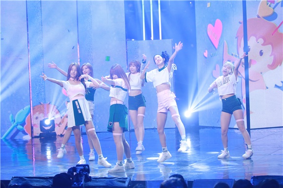 有线台MBC MUSIC《Show Champion》开唱 宋枝恩、宇宙少女等登台亮相