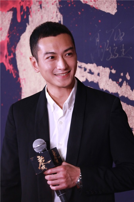 彭于晏张竣杰现身首映 演绎热血乱世曲折故事