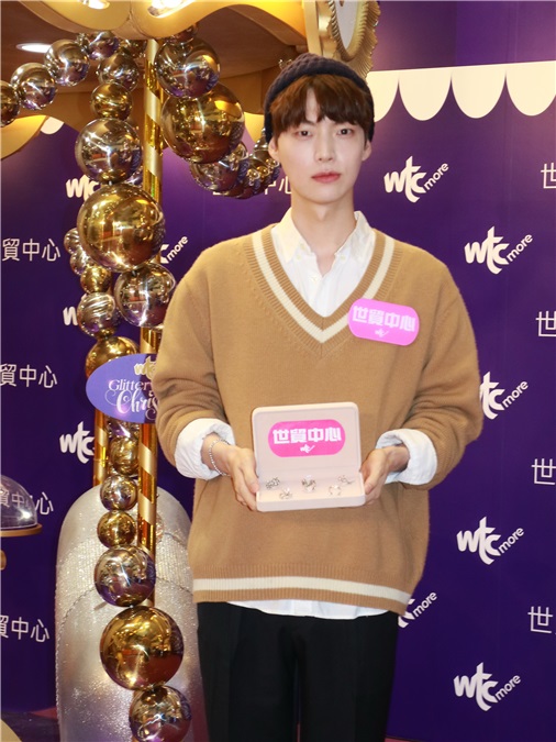 〈Yes 香港现场〉安宰贤现身香港世贸中心 有问必答好亲民
