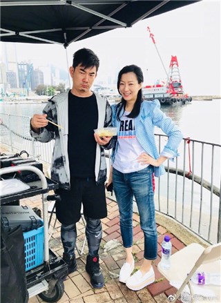 郑秀文因为太累变瘦 任贤齐为了拍戏拼命吃肥