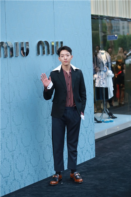 少女时代Tiffany、韩孝周、李洙赫等出席某品牌店开业纪念活动