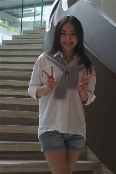 陈松龄、张兆辉为TVB剧集《全职没女》拍摄片头片尾