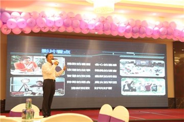 导演马志全介绍以往作品/图